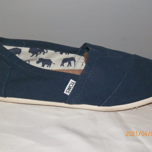 TOMS  LADIES' CANVAS SLIP ONS  SIZE: 8.5 - Picture 2 of 2